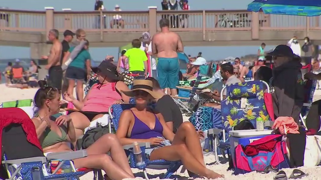 Warm weather means packed beaches this Christmas